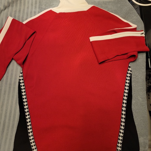 Statement Turtleneck (L) - Bianca Nygard - Picture 2 of 2